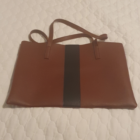 Vince Camuto Handbags - Vegan Leather Vince Camuto bag